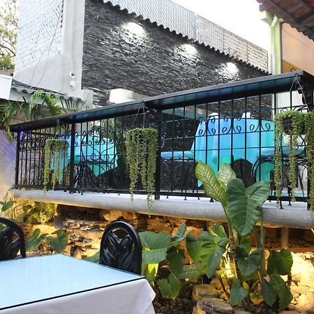 סאן סלבדור Hotel Villa Antigua מראה חיצוני תמונה
