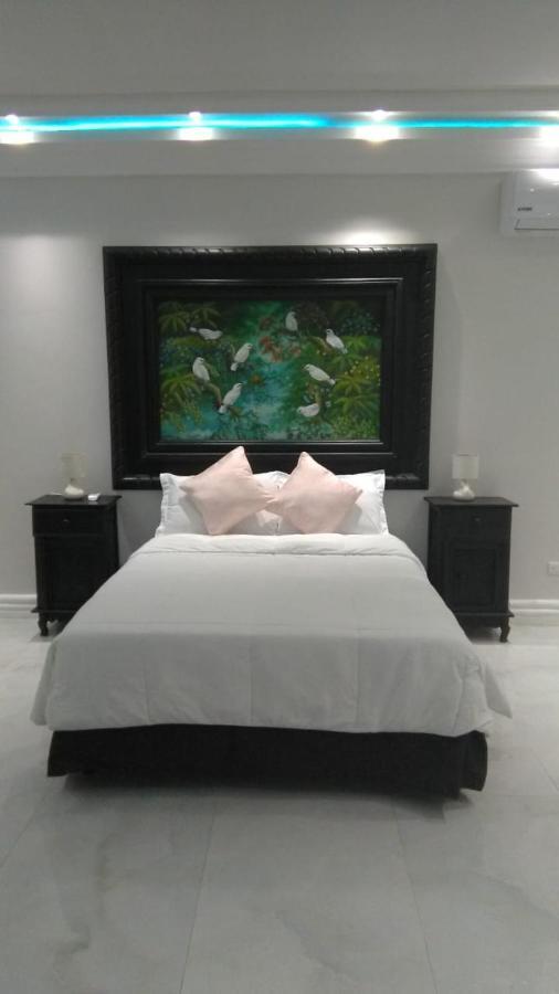סאן סלבדור Hotel Villa Antigua מראה חיצוני תמונה