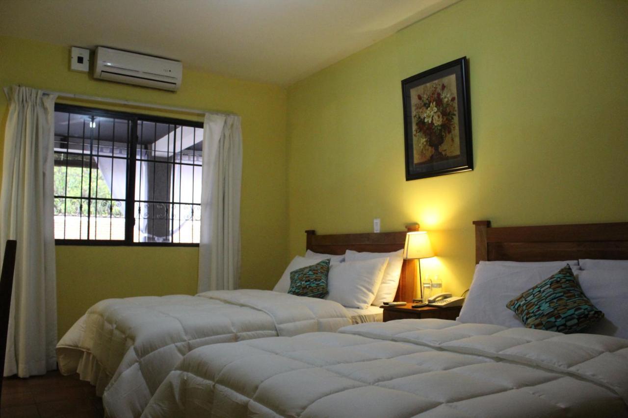 סאן סלבדור Hotel Villa Antigua מראה חיצוני תמונה