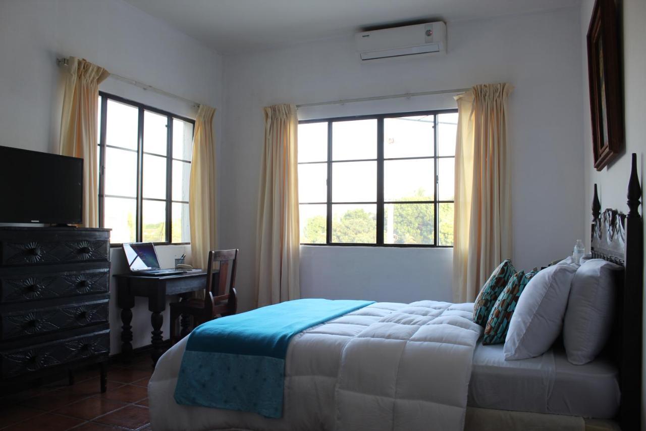 סאן סלבדור Hotel Villa Antigua מראה חיצוני תמונה