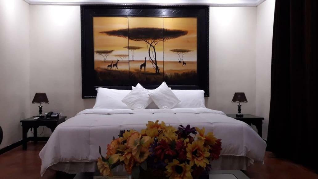 סאן סלבדור Hotel Villa Antigua מראה חיצוני תמונה