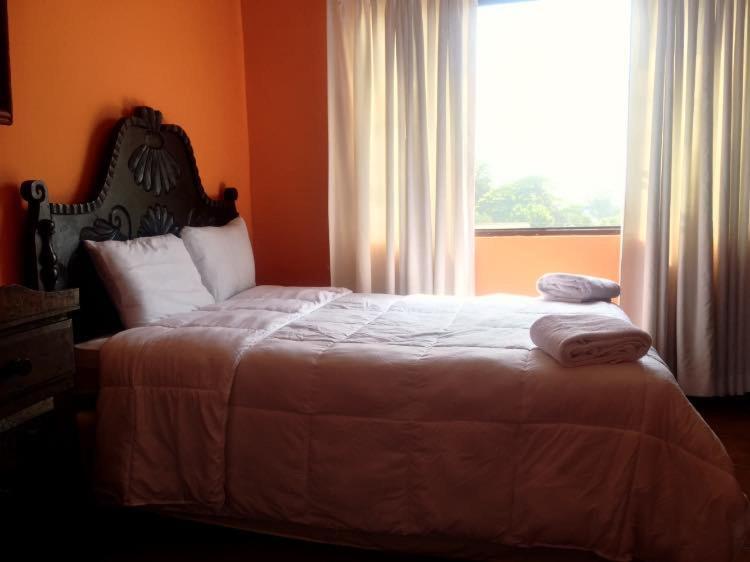 סאן סלבדור Hotel Villa Antigua מראה חיצוני תמונה