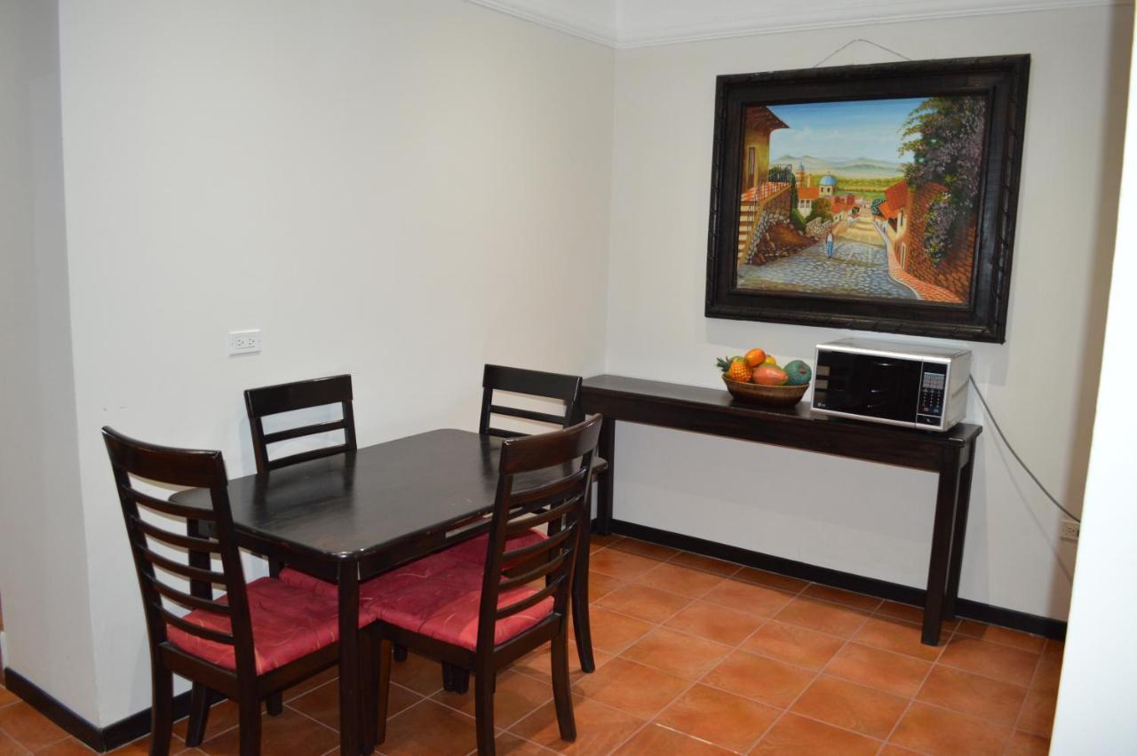 סאן סלבדור Hotel Villa Antigua מראה חיצוני תמונה